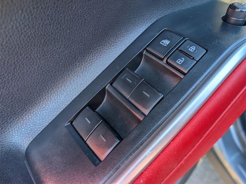 Used 2023 Toyota Highlander XSE image 12