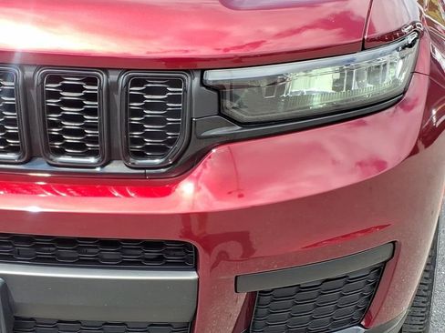 Used 2023 Jeep Grand Cherokee L Laredo AWD/4WD image 7
