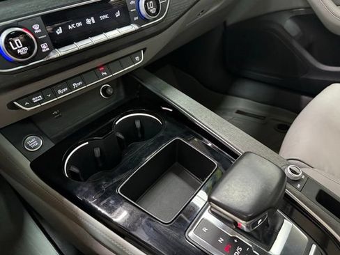 Used 2022 Audi A4 2.0T Premium Plus AWD/4WD image 19