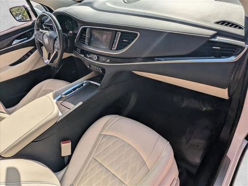 Used 2022 Buick Enclave Avenir w/ Avenir Technology Package image 22