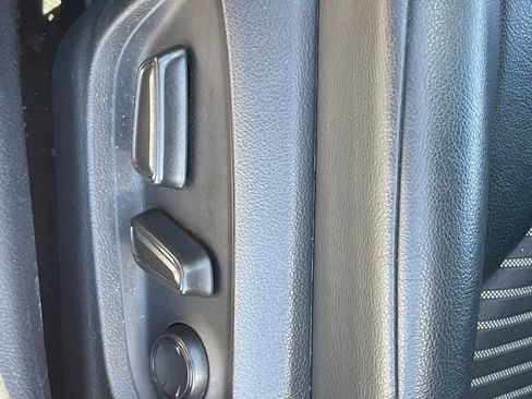 Used 2021 Toyota Camry SE FWD image 7