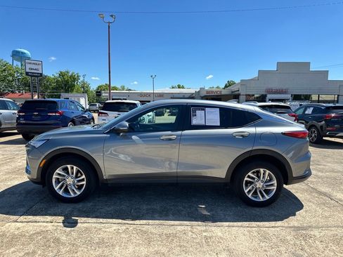 Used 2024 Buick Envista Preferred w/ Convenience I Package image 2