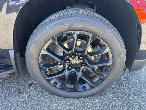 Used 2024 Chevrolet Tahoe Premier w/ Premium Package AWD/4WD image 11