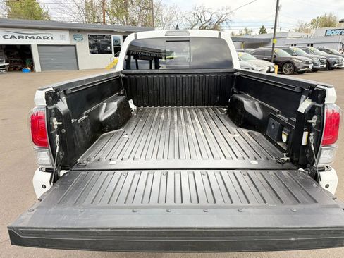 Used 2020 Toyota Tacoma TRD Off-Road w/ TRD Premium Off Road Package image 28