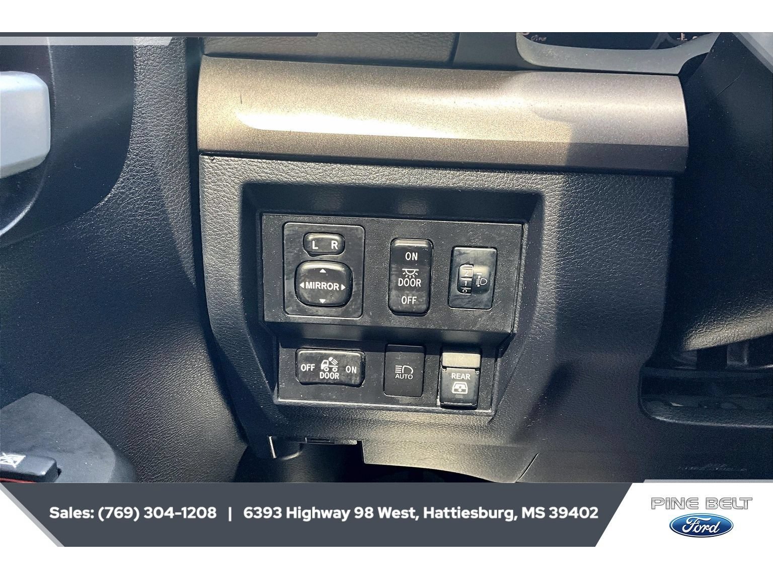 Used 2020 Toyota Tundra SR5 w/ SR5 Leather Package AWD/4WD image 23