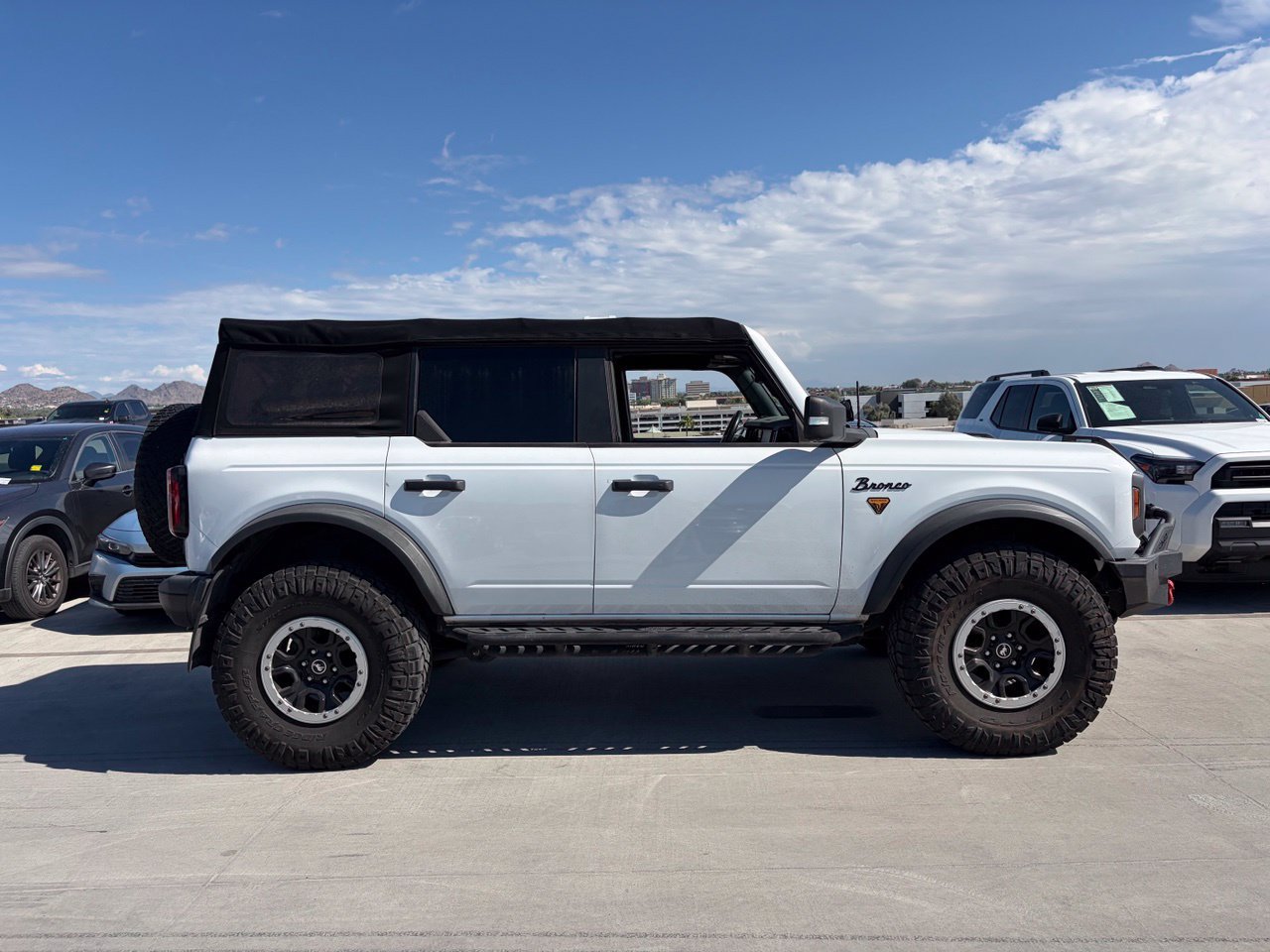 Used 2022 Ford Bronco Badlands AWD/4WD image 2