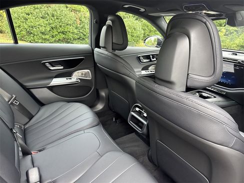 New 2026 Mercedes-Benz E 350 4MATIC Sedan image 14