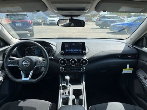Used 2025 Nissan Sentra SV FWD image 36