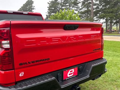 Used 2025 Chevrolet Silverado 1500 Custom Trail Boss w/ Dark Appearance Package AWD/4WD image 50