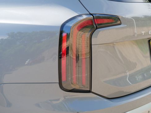 Certified 2023 Kia Telluride SX X-Line AWD/4WD image 17