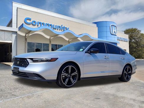 Used 2025 Honda Accord Sport image 1