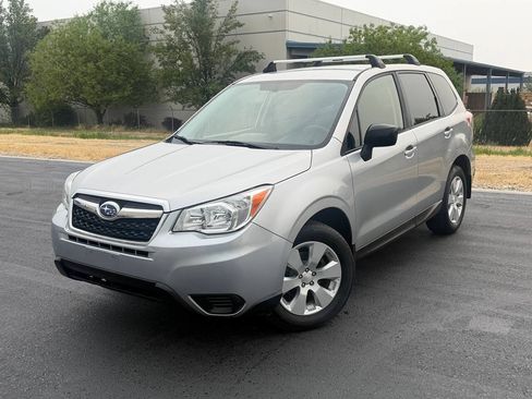 Used 2014 Subaru Forester 2.5i w/ Popular Package #2 AWD/4WD image 2