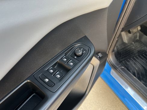 Certified 2022 Volkswagen Taos SE image 14