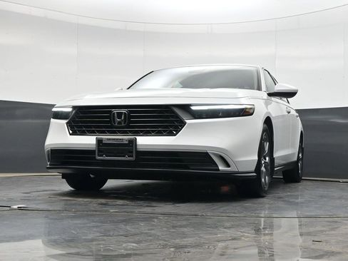 Used 2024 Honda Accord EX image 37