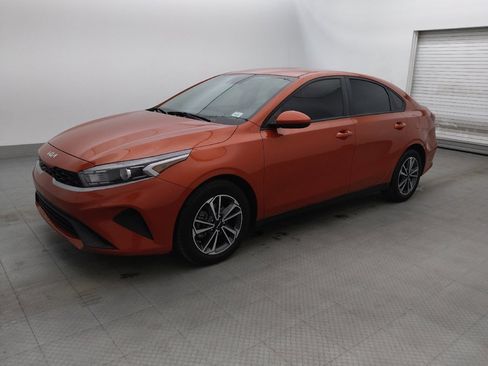 Used 2024 Kia Forte LXS FWD image 2