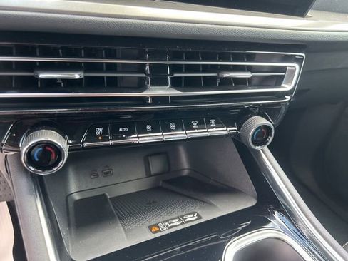 New 2026 Chevrolet Traverse LT w/ Midnight/Sport Edition FWD image 25