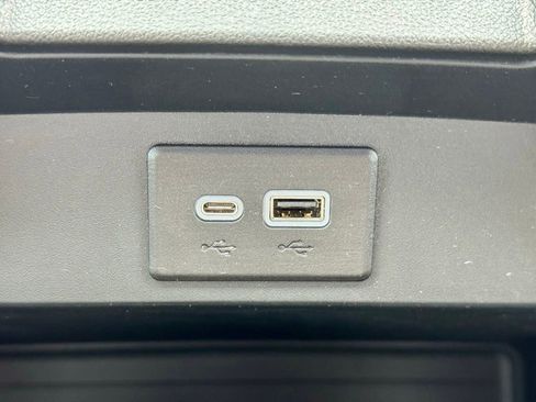 Used 2022 Chevrolet Tahoe Z71 w/ Luxury Package image 23