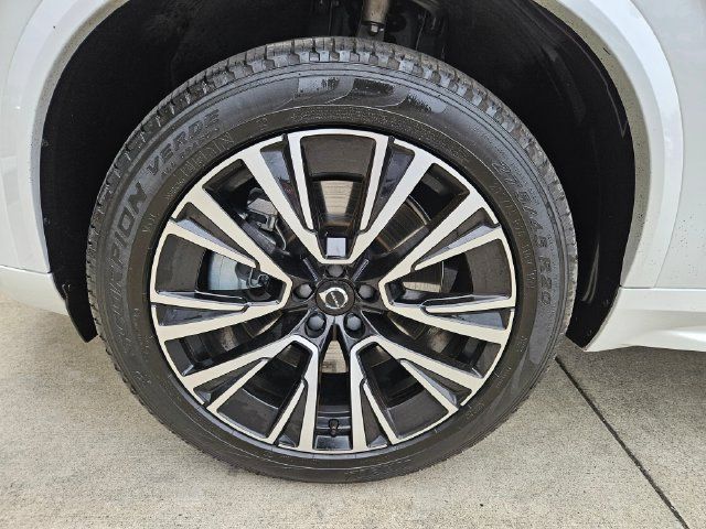 Certified 2025 Volvo XC90 T8 Plus w/ Protection Package Premier AWD/4WD image 9