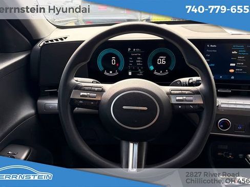 Certified 2025 Hyundai Kona SE AWD/4WD image 7