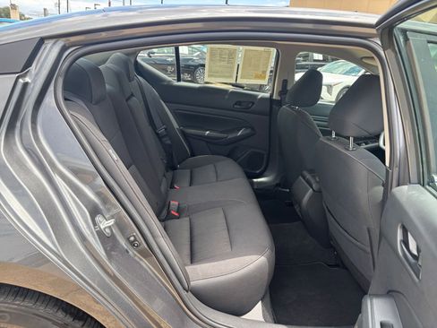 Used 2025 Nissan Altima 2.5 SV FWD image 25