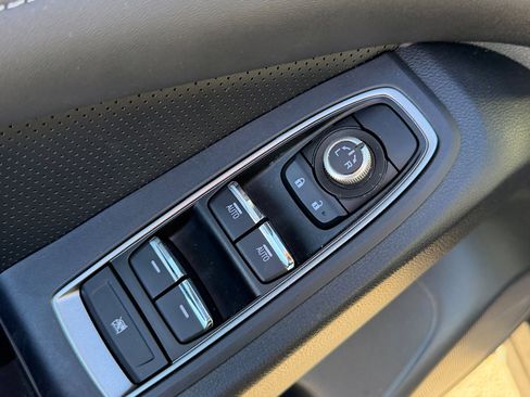 Used 2023 Subaru Ascent Limited image 11