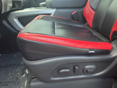 Used 2020 Nissan Titan SV w/ SV Convenience Package RWD image 27
