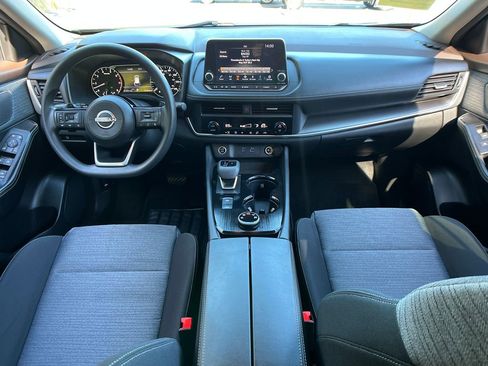 Used 2023 Nissan Rogue SV image 14