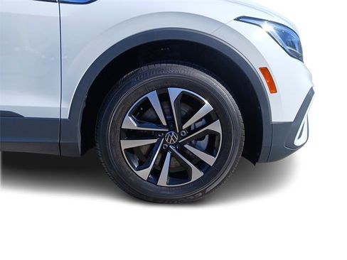 Used 2024 Volkswagen Tiguan S image 9