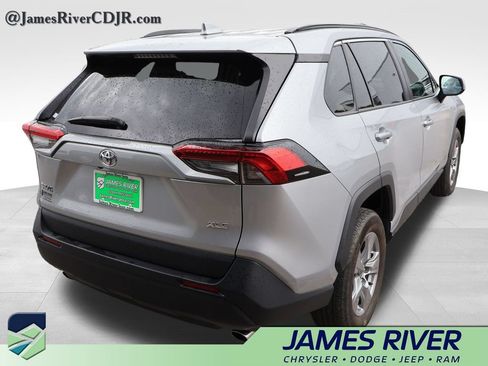 Used 2024 Toyota RAV4 XLE FWD image 5