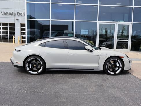 Used 2022 Porsche Taycan 4S AWD/4WD image 9