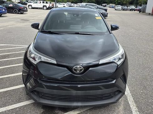 Used 2019 Toyota C-HR LE FWD image 2