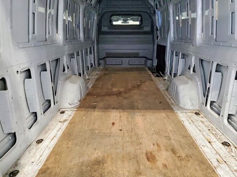 Used 2025 Mercedes-Benz Sprinter 2500 image 6