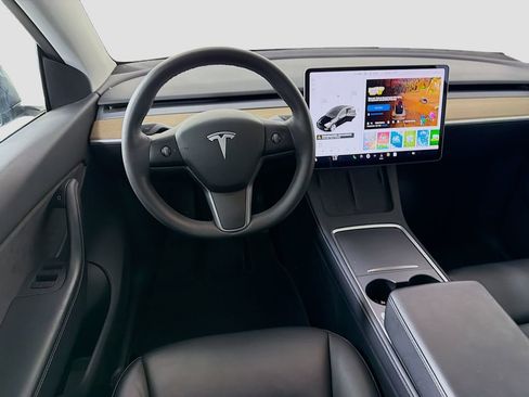 Used 2021 Tesla Model Y Long Range image 26