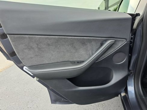 Used 2022 Tesla Model Y Performance AWD/4WD image 23