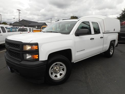 Used 2015 Chevrolet Silverado 1500 W/T w/ Trailering Package AWD/4WD image 3