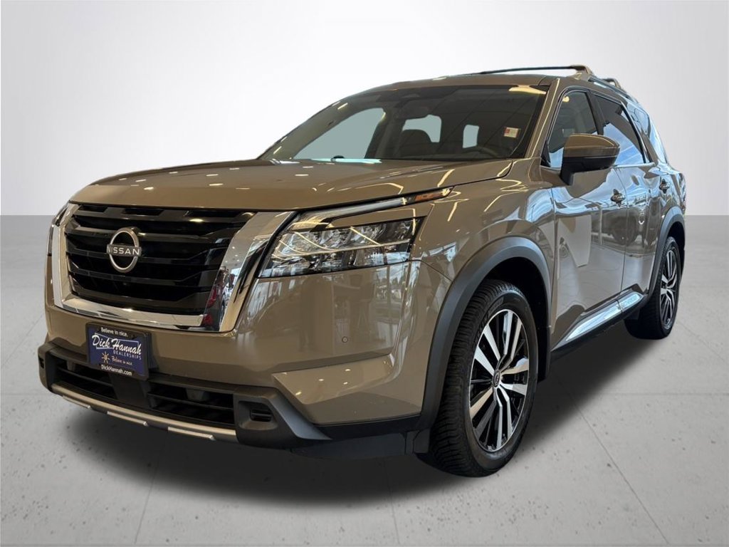 Used 2023 Nissan Pathfinder Platinum AWD/4WD image 2