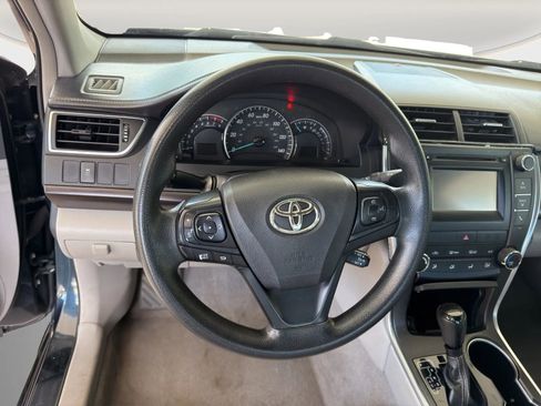 Used 2015 Toyota Camry LE FWD image 9