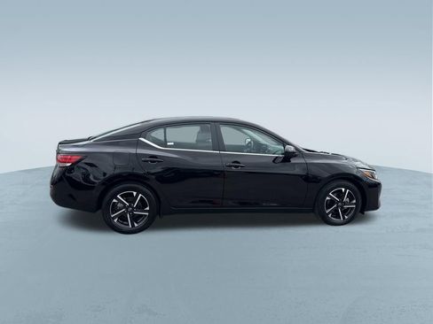 Used 2025 Nissan Sentra SV FWD image 9