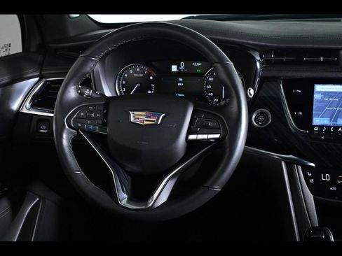 Used 2024 Cadillac XT6 Premium Luxury FWD image 10