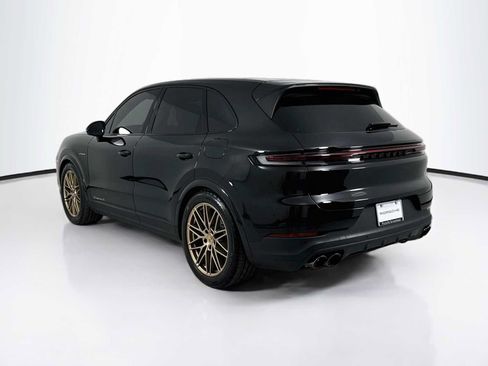 Certified 2026 Porsche Cayenne S AWD/4WD image 3