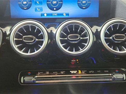 Used 2025 Mercedes-Benz GLA 250 4MATIC image 57