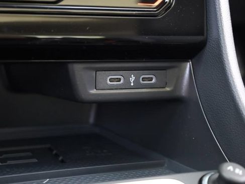 New 2026 Volkswagen Jetta SE FWD image 13