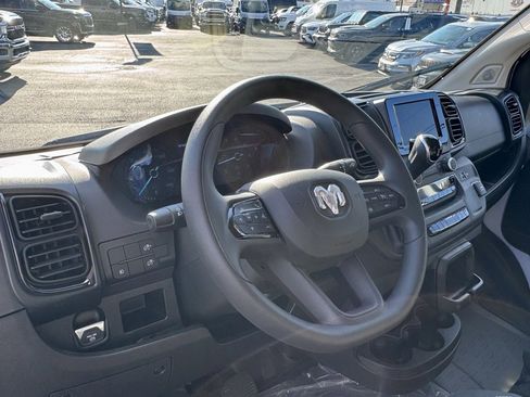 Used 2025 RAM ProMaster 2500 w/ Convenience Group image 17