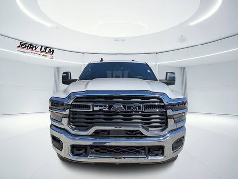 New 2026 RAM 2500 Tradesman AWD/4WD image 8