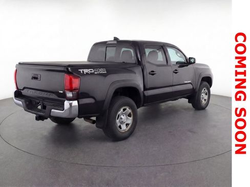 Used 2017 Toyota Tacoma TRD Off-Road w/ Tow Package image 5