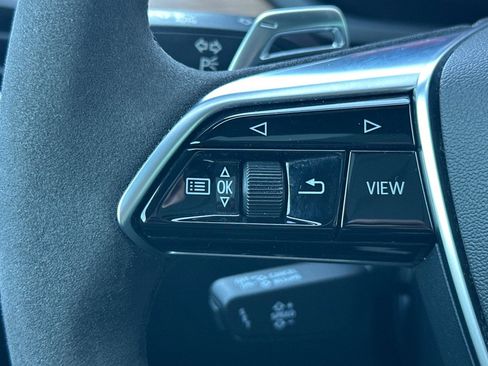 Used 2022 Audi e-tron GT Premium Plus image 32