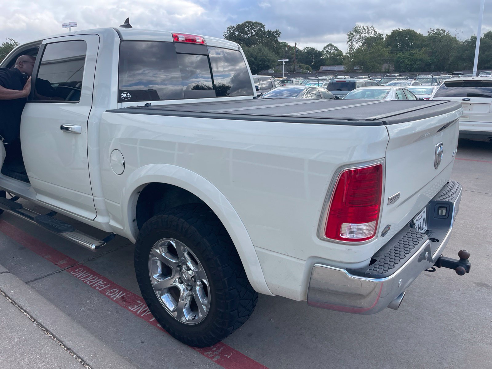 Used 2017 RAM 1500 Laramie w/ Convenience Group AWD/4WD image 6