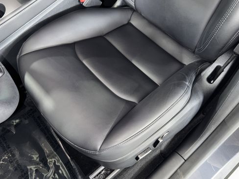 Used 2023 Tesla Model Y Performance image 33