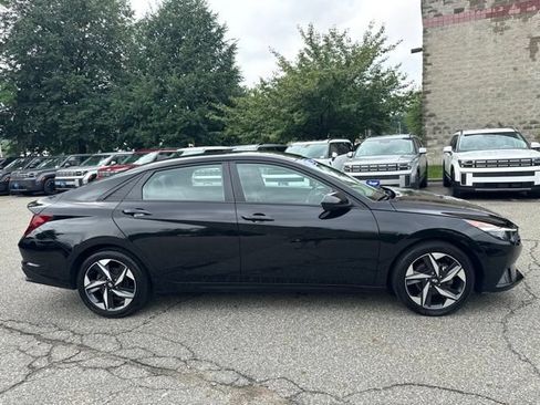 Used 2023 Hyundai Elantra SEL w/ Convenience Package FWD image 14