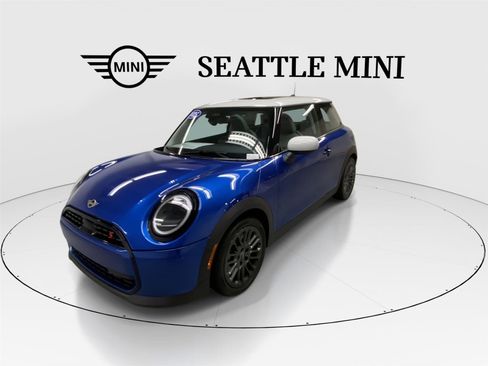 Certified 2025 MINI Cooper S image 5